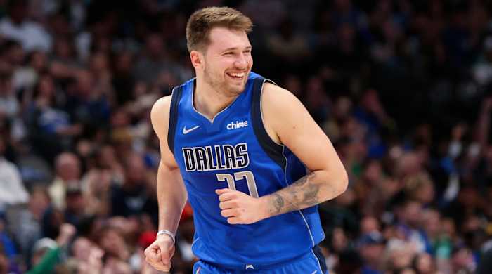 Dallas Mavericks guard Luka Doncic (77)